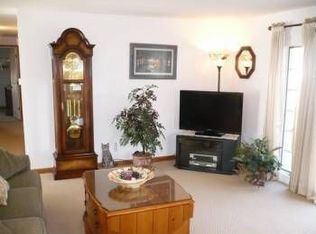 904 Hampton Rd, Washington, IL 61571