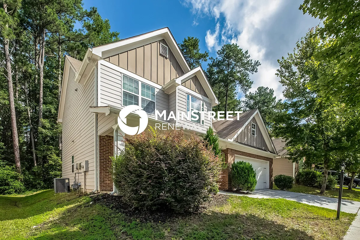 Front View - 2641 Freemont St
