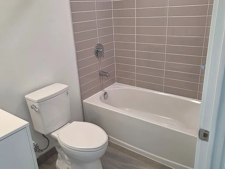 4010 Eglinton Ave W #1005 — Photo 18
