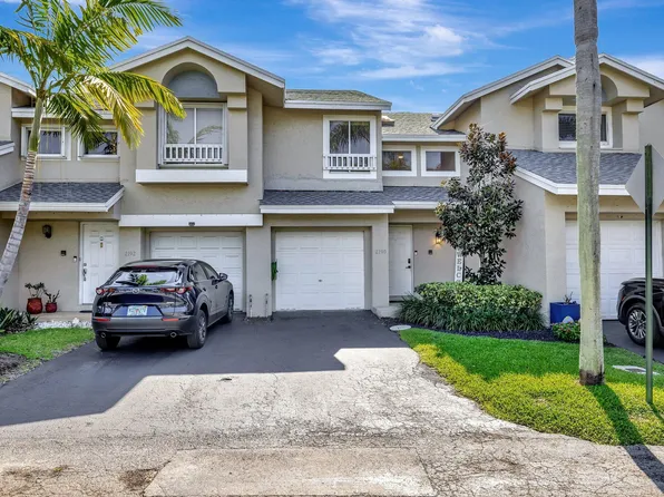 2190 Discovery Circle W, Deerfield Beach, FL 33442