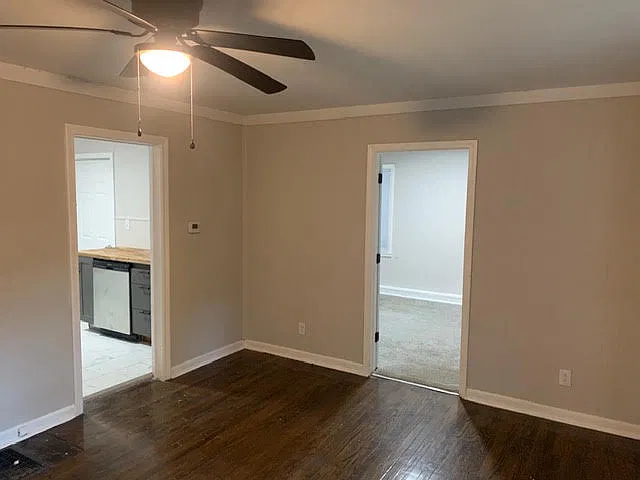 3 bed, 962 sqft, $1,400 — Photo 2