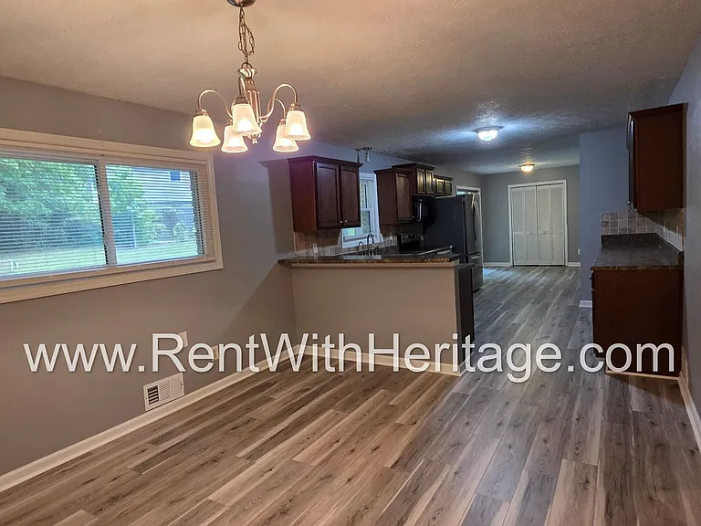 6190 Knights Ln — Photo 27