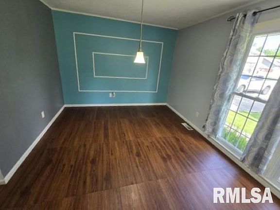 4th image of 3112 Lime Ave