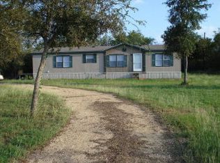 619 Roosevelt Rd, Luling, TX 78648