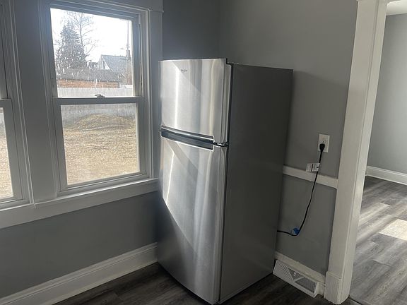4th image of 3136 W 50th St #3