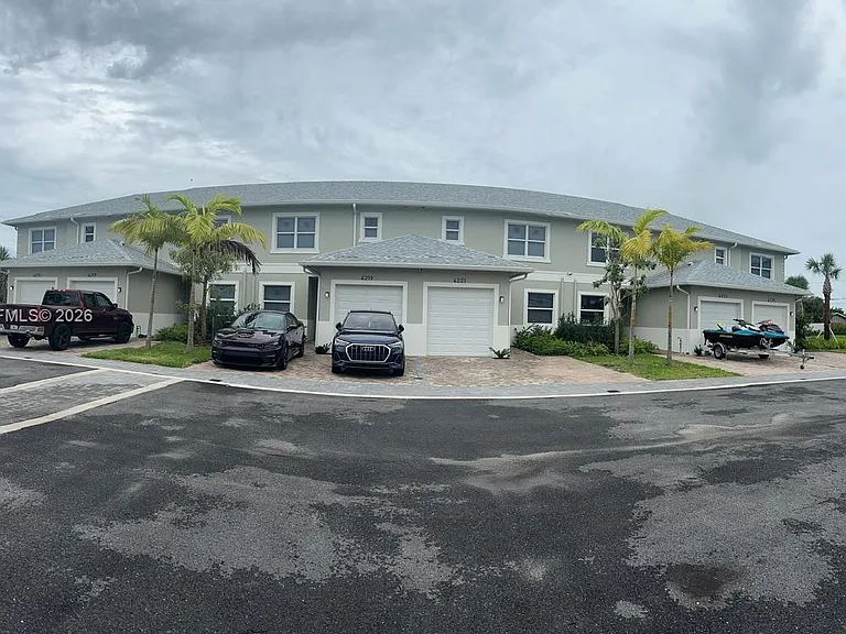 4215 Gulfstream Rd — Photo 1