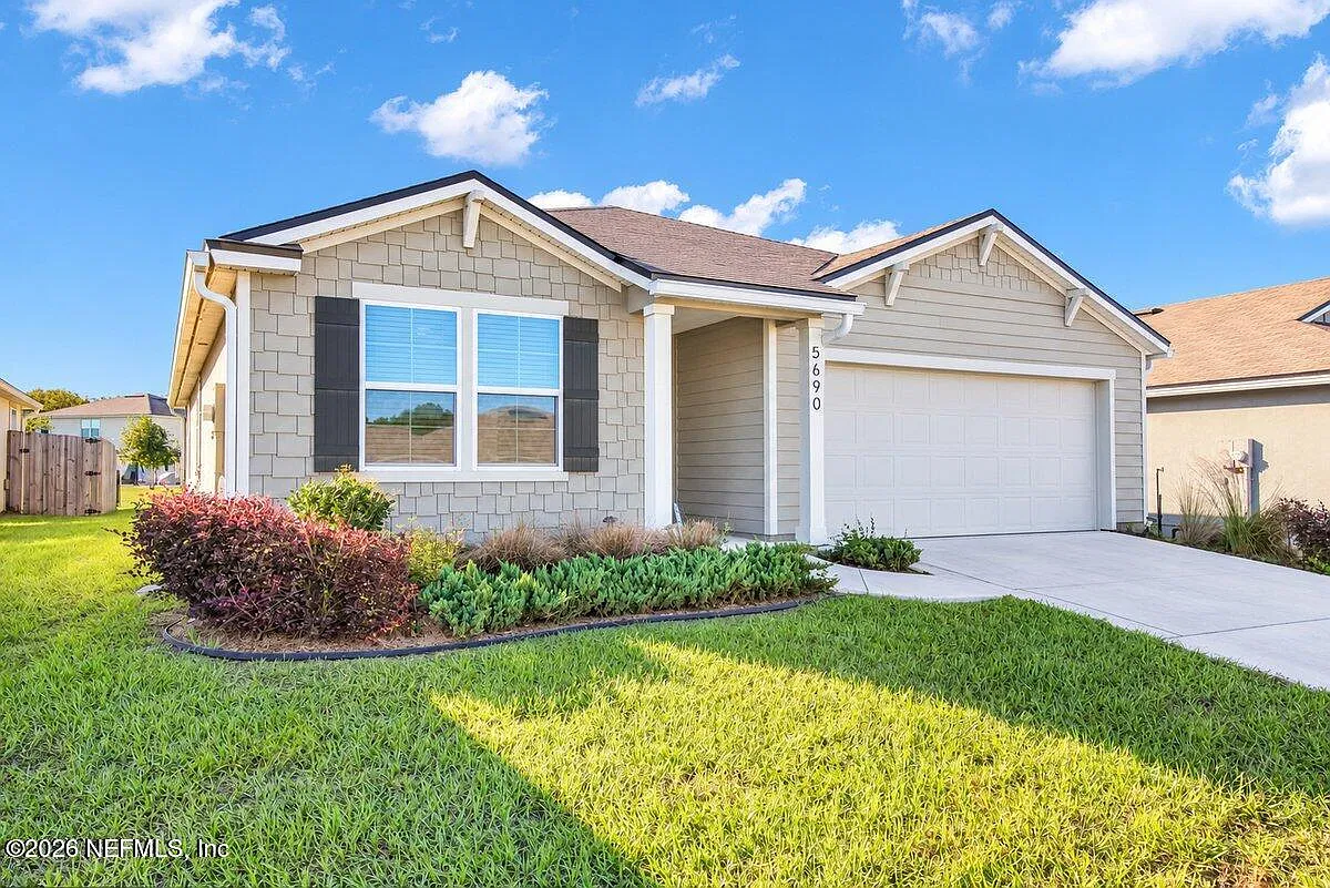 3 bed, 2.0 bath, 1711 sqft, $1,995 — Photo 2