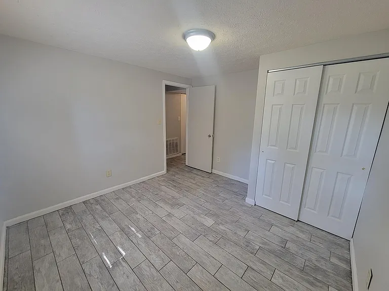 577 El Paseo Pl — Photo 7