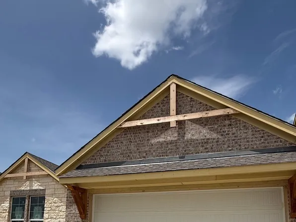 10004 Birchpoint Dr, Fort Worth, TX 76108