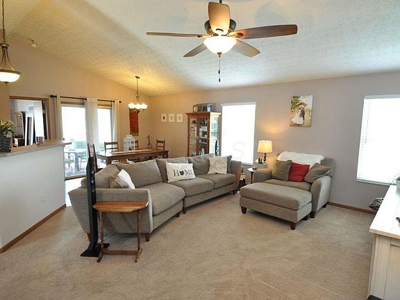 3rd image of 3837 Lake Lanier Dr