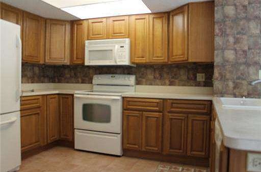 3rd image of 1019 Woodbrook Dr