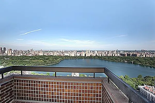 Rented by Adriana Arciello, LREB | media 7