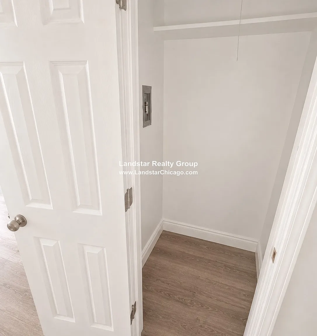 2 bed, 1.0 bath, 950 sqft, $2,050 — Photo 2