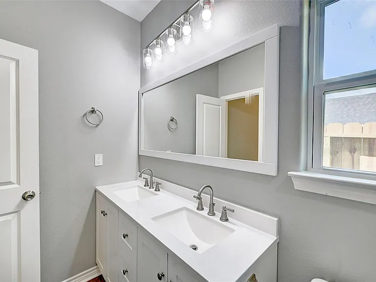 8695 Sassafras St — Photo 20