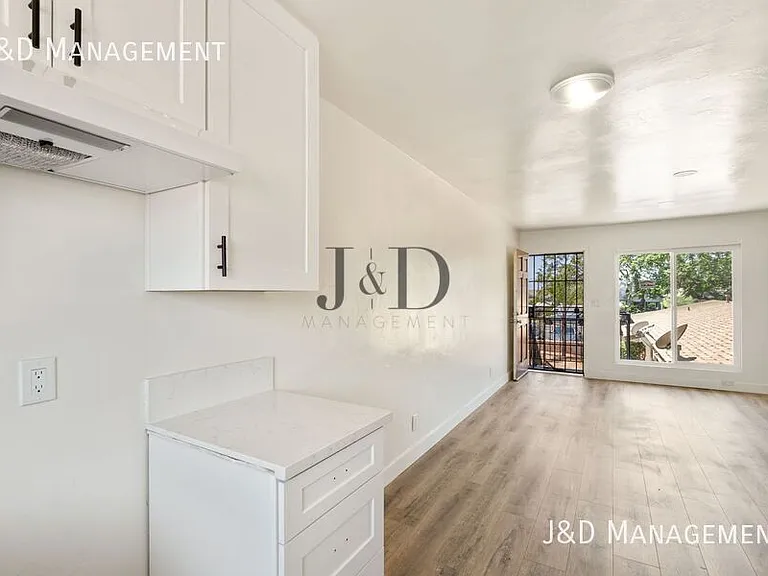 2248 Ocean View Blvd #5 — Photo 9