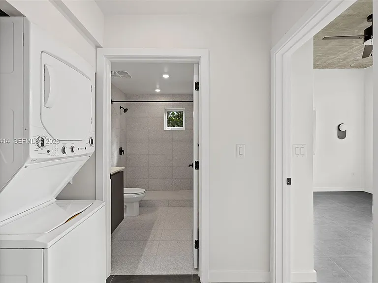 315 NW 32nd St #301 — Photo 9