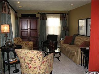 4th image of 25561 Chatworth Dr