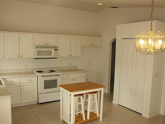 3rd image of 1404 Las Verdes Pl