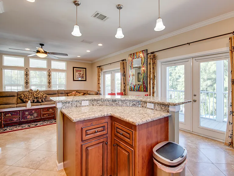 23 Emerald Dr — Photo 4