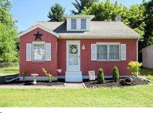 153 Walnut St, Mont Clare, PA 19453