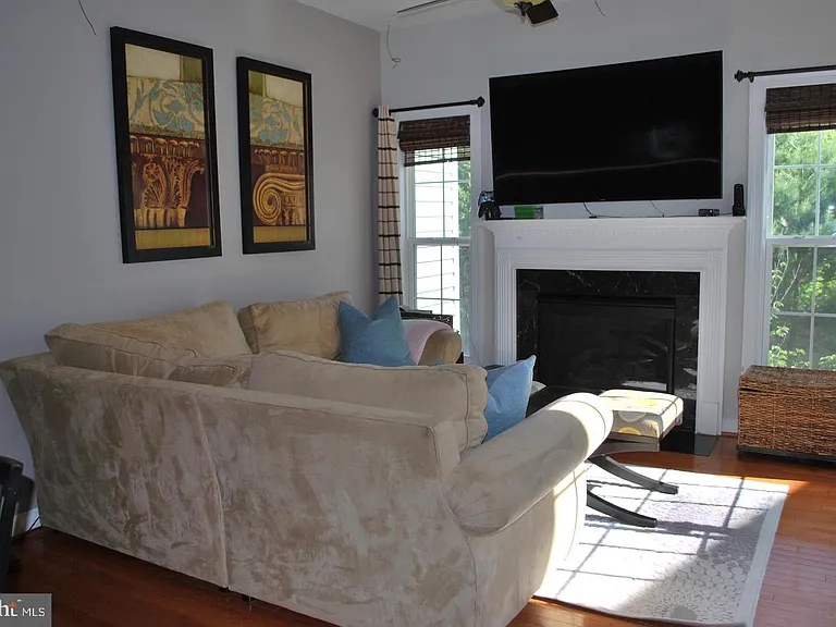 2309 Abby Rd — Photo 11