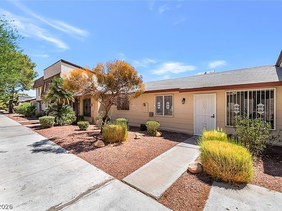 3rd image of 3975 Torsby Pl