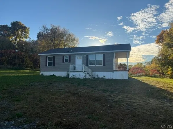 119 N Court St, Canastota, NY 13032