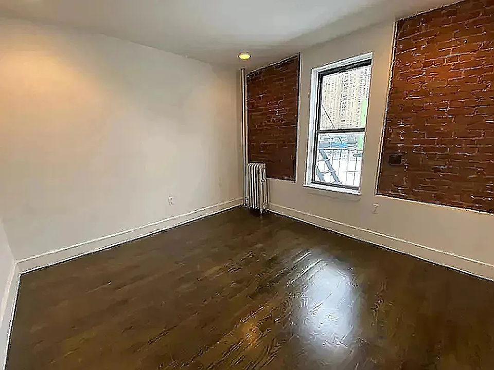 1st image of 125 Sterling St #39
