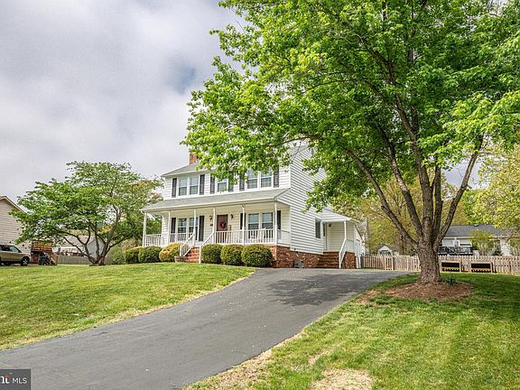 2nd image of 10609 Heather Greens Cir