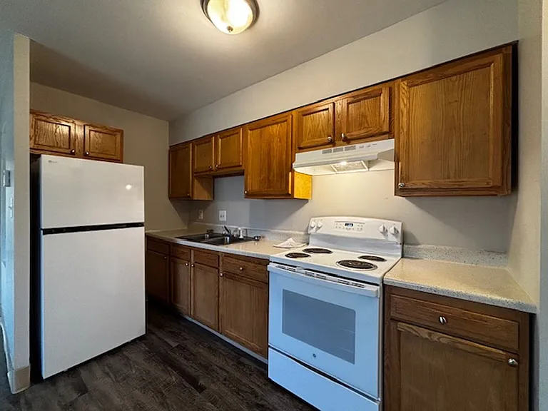 Apartment off 28th and Clyde Park Available — Photo 78