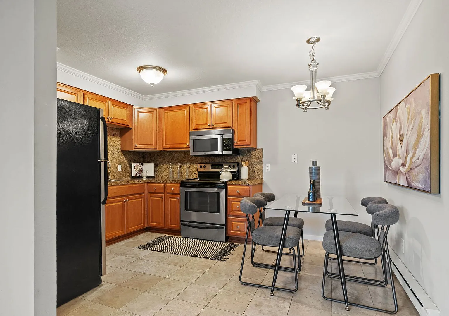 Cozy 2 bed 1 bath Condo in North Queen Anne — Photo 3