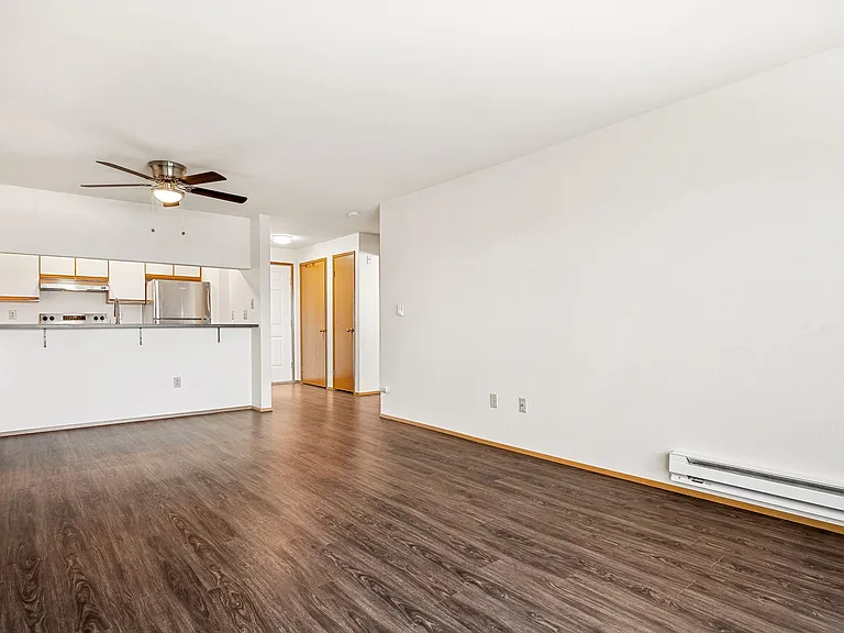 Daniels Apartments — Photo 9