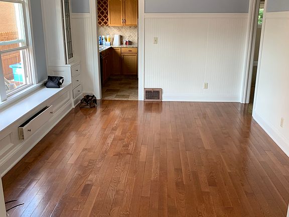 5th image of 1382 Phelps Ave