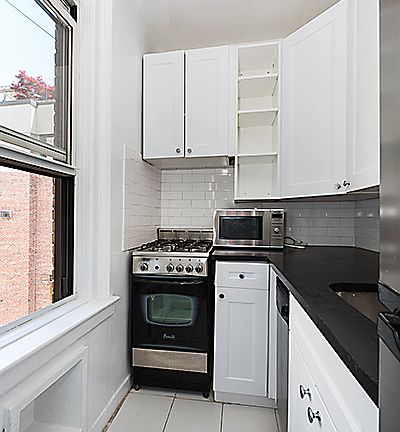 5th image of 31 E 12th St APT 11F