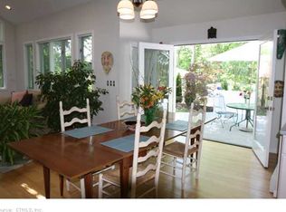 41 Old Smugglers Rd, Branford, CT 06405