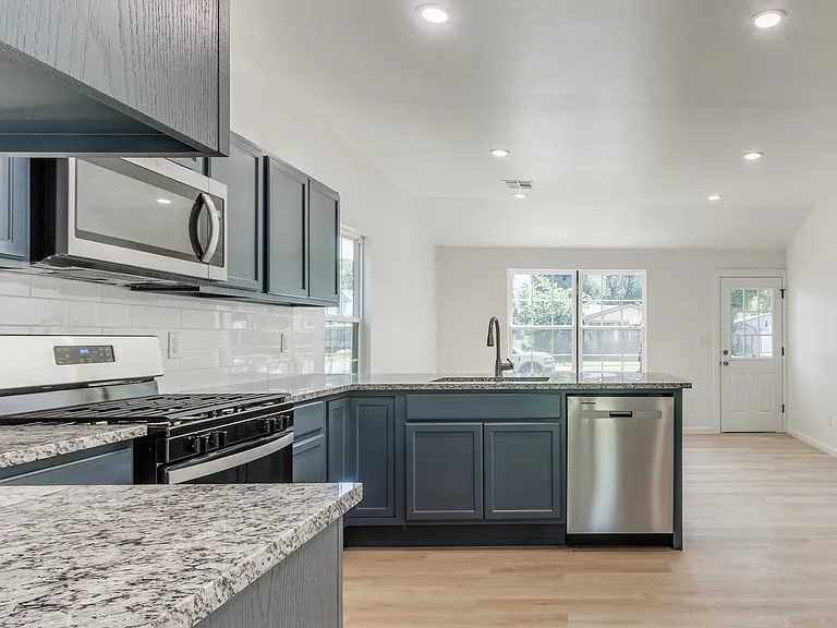 118 S Cook Ave — Photo 16