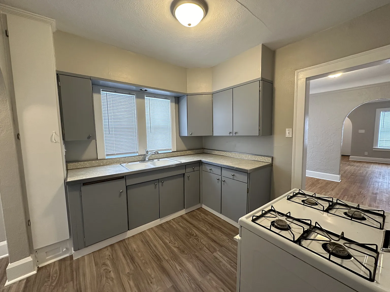 3 bed, 1400 sqft, $1,500 — Photo 4