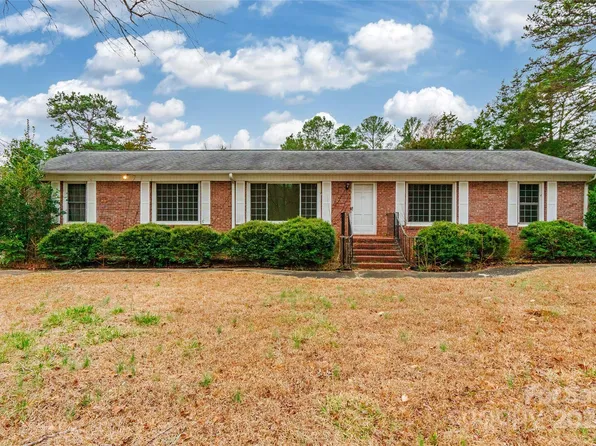 820 Briarcliff Cir, Chester, SC 29706