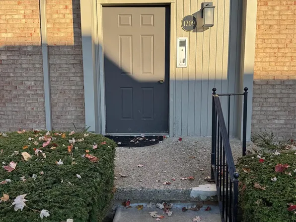 1709 E Forteen Mile Rd Unit A, Birmingham, MI 48009