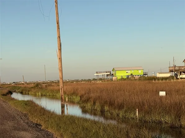 1114 Egret Point, Crystal Beach, TX 77650