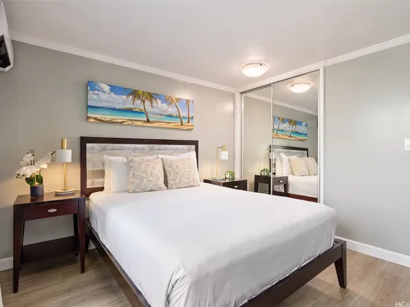 2425 Kuhio Ave #404, Honolulu, HI 96815