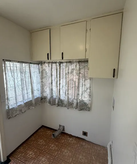 511 Coffee Rd — Photo 17