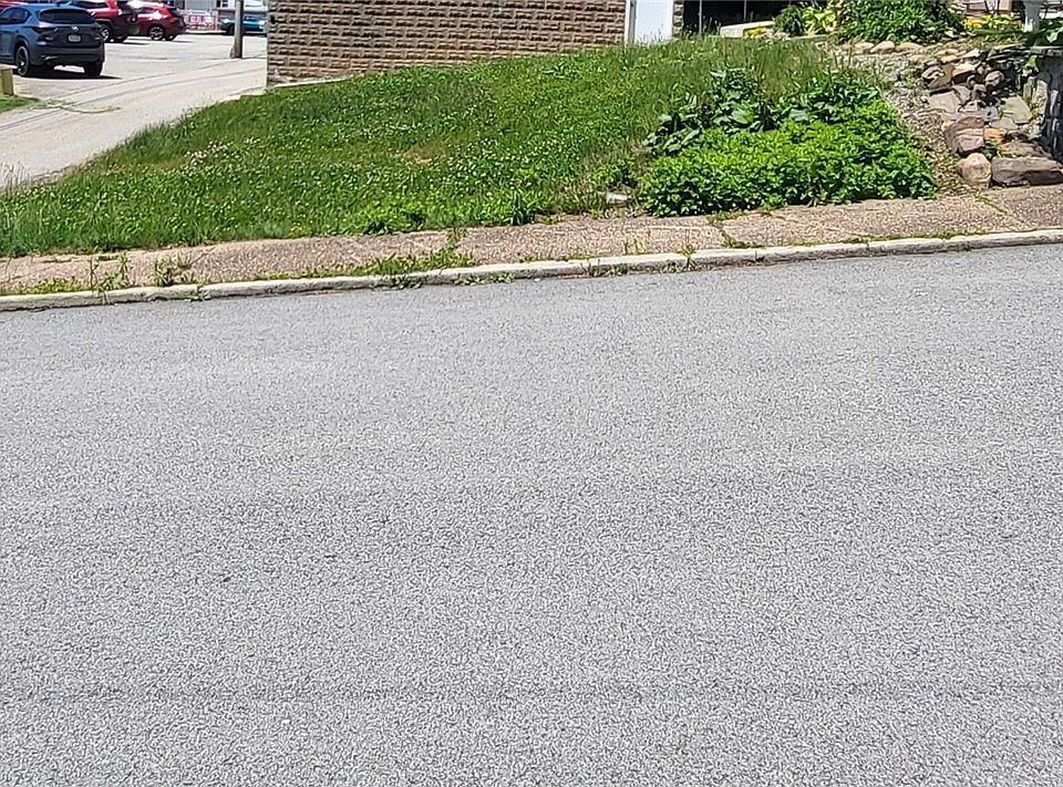 2nd image of 107 Marsh St