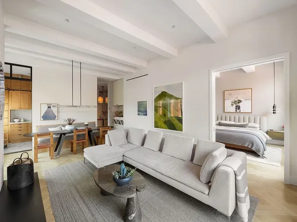 256 W 10th St APT 5C, Manhattan, NY 10014