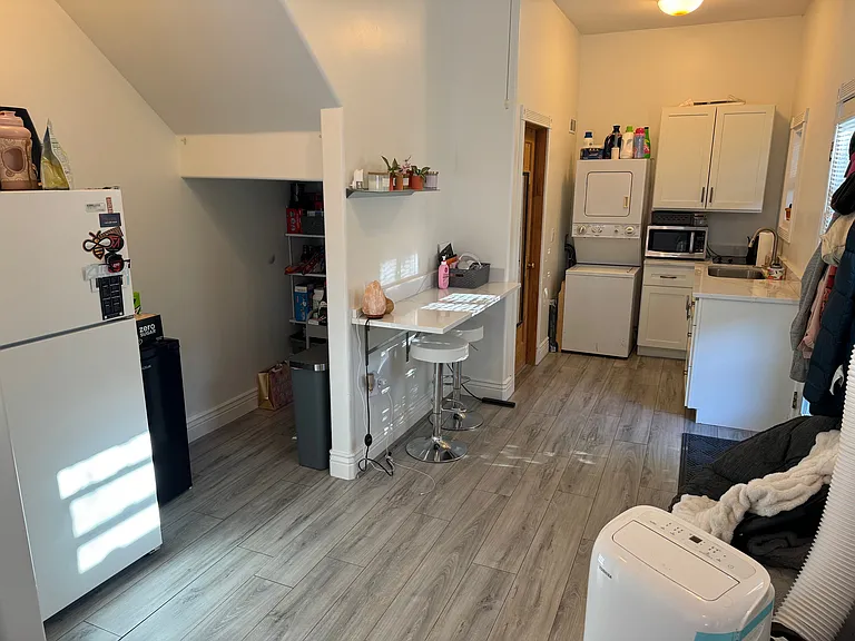 1209 E Logan Ave S #SIDE — Photo 3