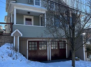 28 Jane St, Roslyn Heights, NY 11577