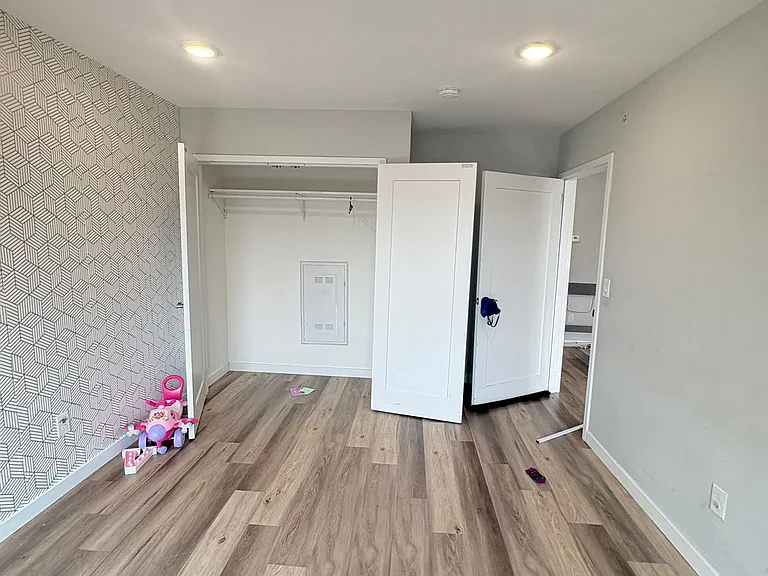 188 Lafayette St — Photo 6
