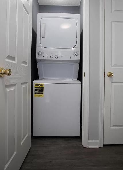 1st image of 2924 Blairdon Cir