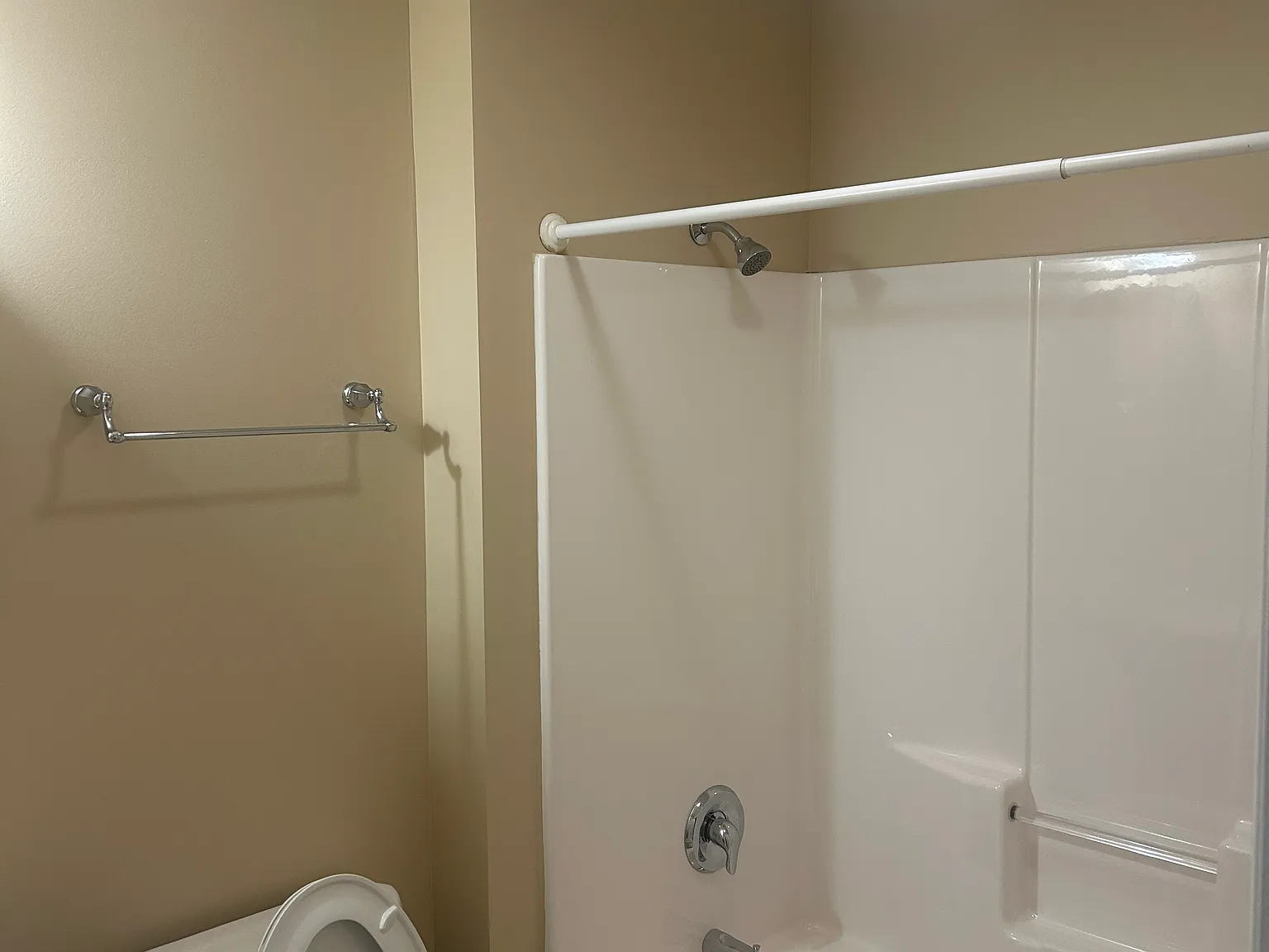 2 bed, $1,400 — Photo 2