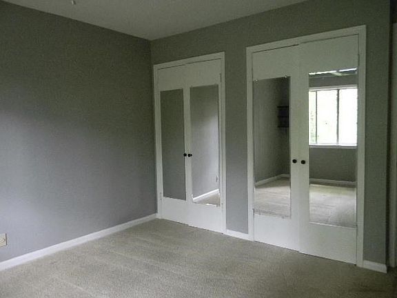 5th image of 718 Willow Creek Dr